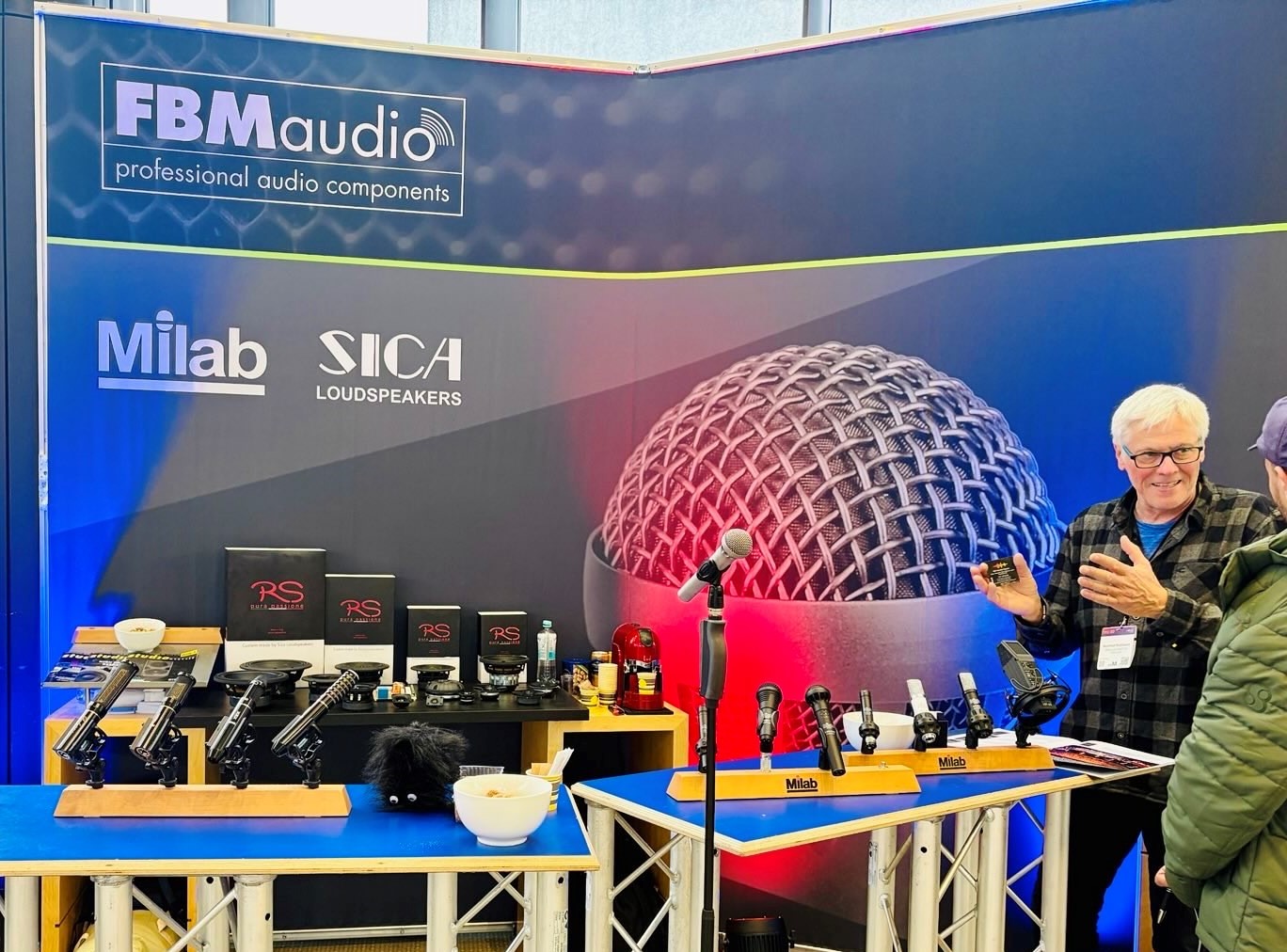 FBMaFBMaudio im Gespräch mit Kunden auf der tmt33udio auf der tmt33